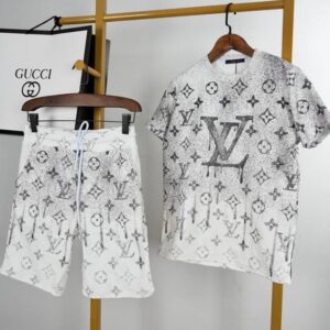 2026 Louis Vuitton Tracksuits  - DN604528