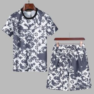 2026 Louis Vuitton Tracksuits for men - DN22490