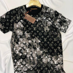 New Arrival LV Luxury Brand Unisex T-Shirt Gift Hot 2026 PEA6016
