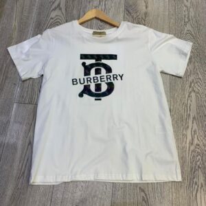 Burberry Unisex T-Shirt – DN607645
